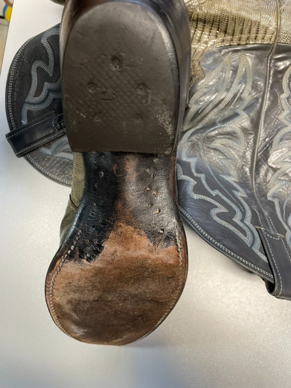 JUSTIN BOOTS Men's 8327 Leather Lizard Skin Gray Cowboy Boots Size 11.5D - Picture 4 of 8
